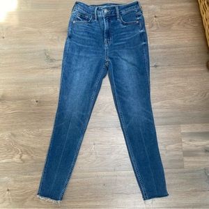 Old Navy Extra High-Waisted Rockstar 360 Stretch Super Skinny Cut-Off Jeans